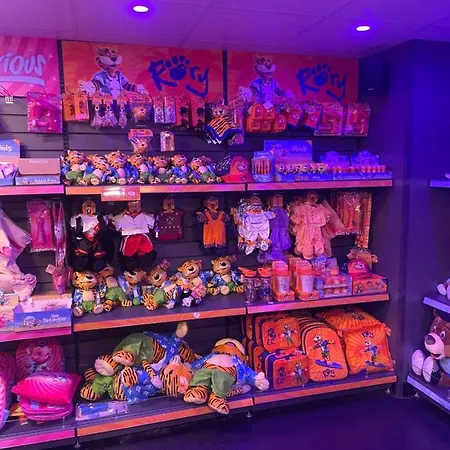 Holiday home Caravan - Sleeps Up To 8 & Free Parking